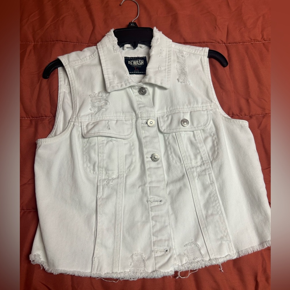 Sleeveless jean jacket